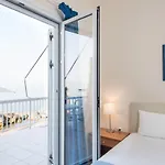 Spacious On The Beachfront Casa vacanze *