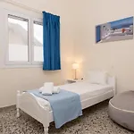 Spacious On The Beachfront Melíssion