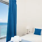 Spacious On The Beachfront * Melíssion