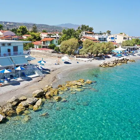 Spacious On The Beachfront Holiday home *