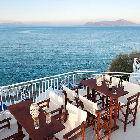 Spacious On The Beachfront Holiday home Melission