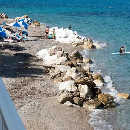Spacious On The Beachfront Holiday home *