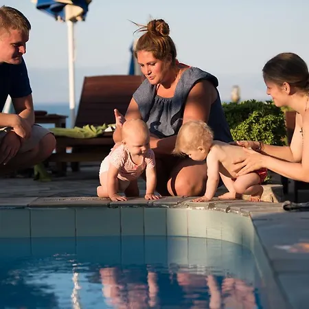 Spacious On The Beachfront * Melíssion