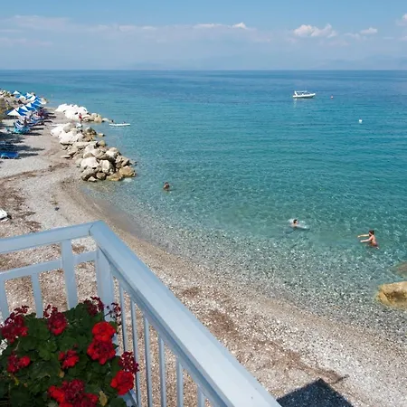 בית נופש Spacious On The Beachfront Melíssion