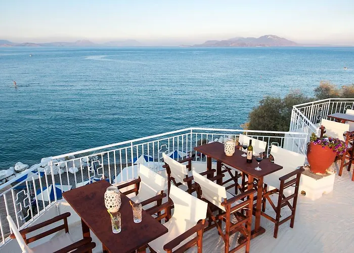 Spacious On The Beachfront Vakantiehuis Melíssion