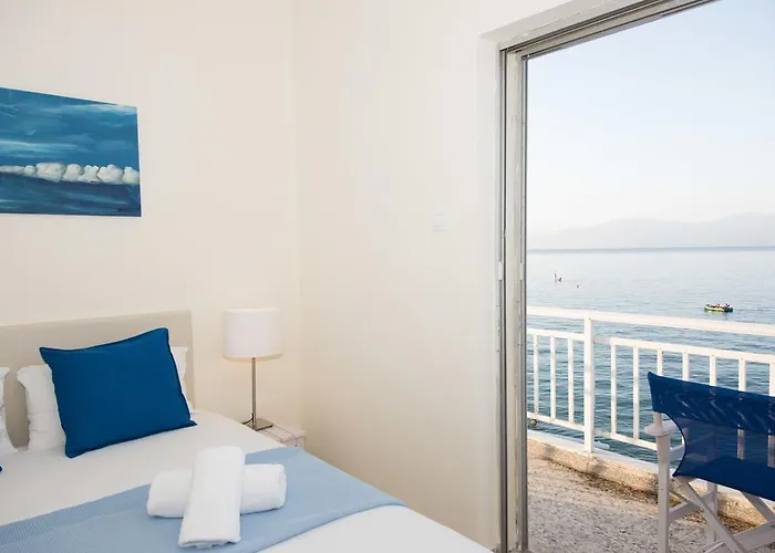 Spacious On The Beachfront Vakantiehuis