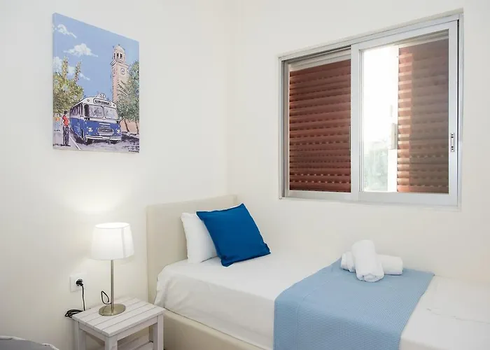 Spacious On The Beachfront * Melíssion