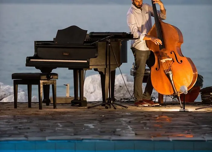 Vakantiehuis Spacious On The Beachfront Melíssion