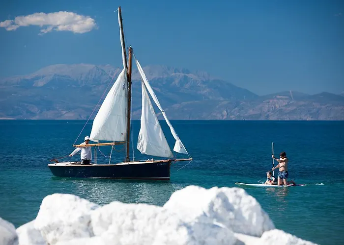 Spacious On The Beachfront * Melíssion