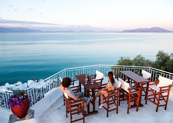 Spacious On The Beachfront Vakantiehuis