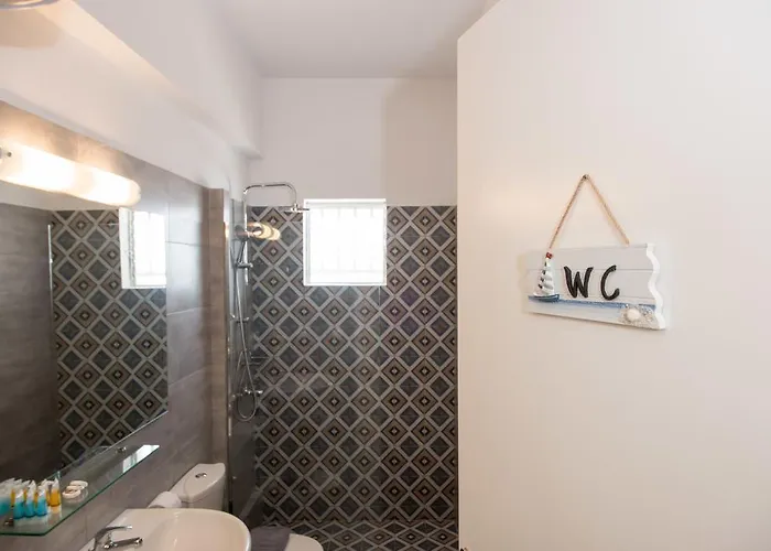 Spacious On The Beachfront Vakantiehuis