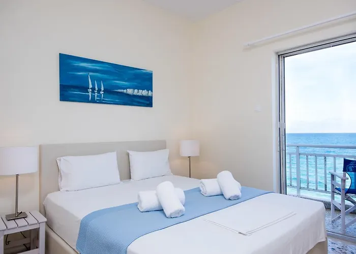 Spacious On The Beachfront Vakantiehuis